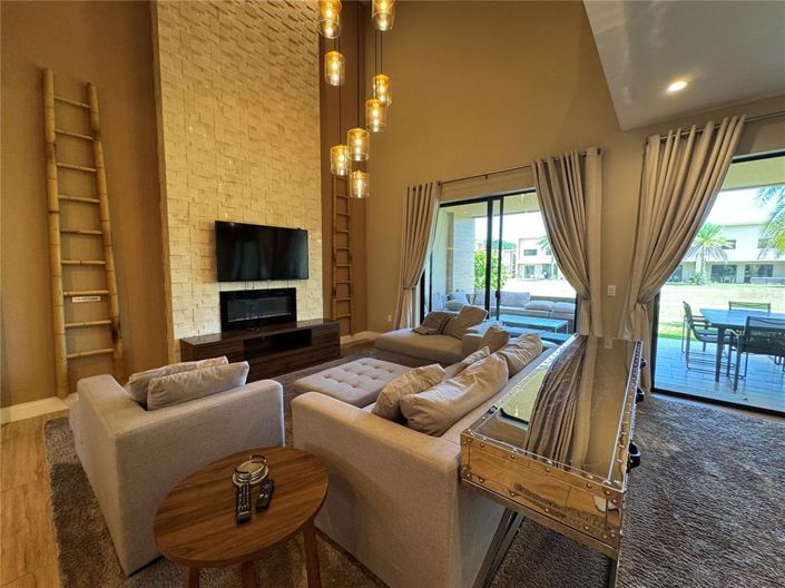 Image No.14-3 Bed Townhouse for sale