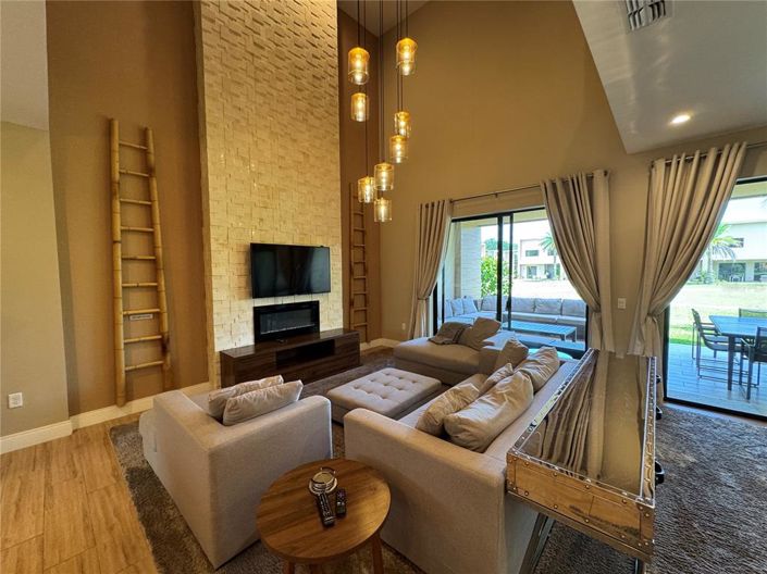 Image No.15-3 Bed Townhouse for sale