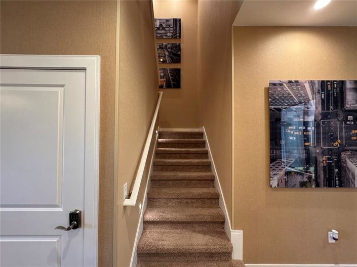 Image No.20-3 Bed Townhouse for sale