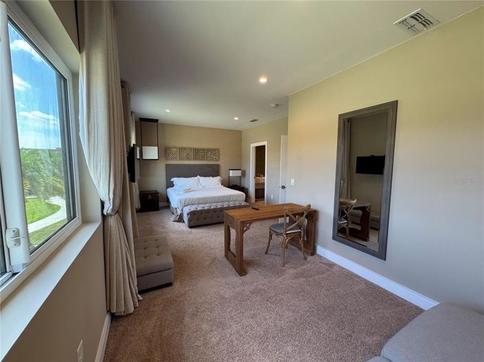 Image No.35-3 Bed Townhouse for sale