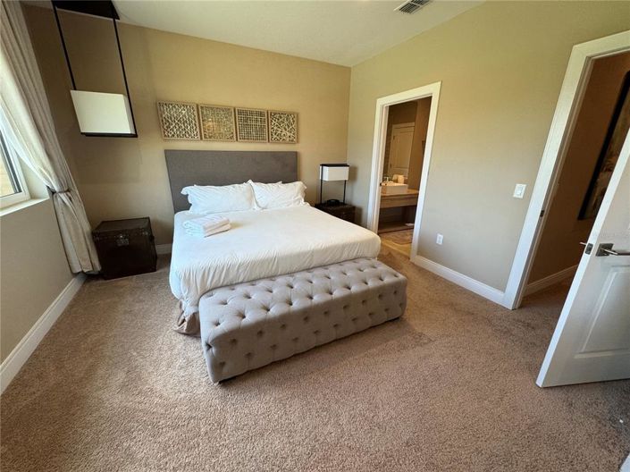 Image No.36-3 Bed Townhouse for sale