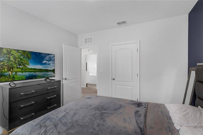 Image No.28-5 Bed Property for sale