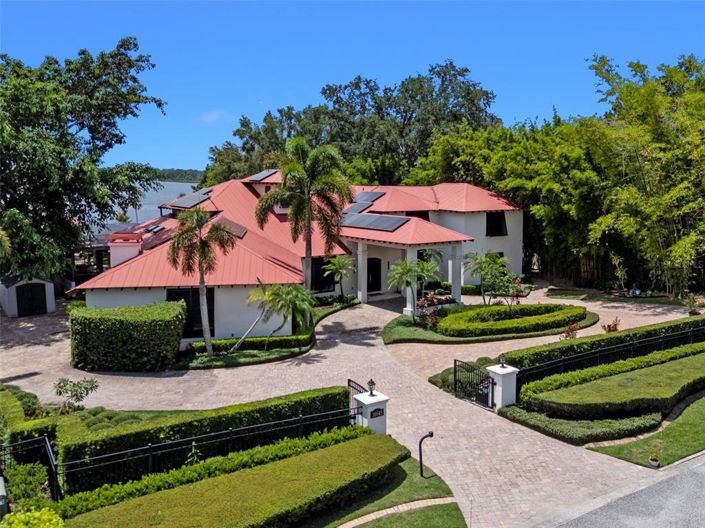 Image No.1-5 Bed Property for sale
