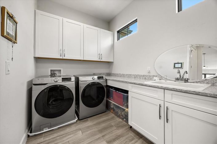 Image No.14-4 Bed Property for sale