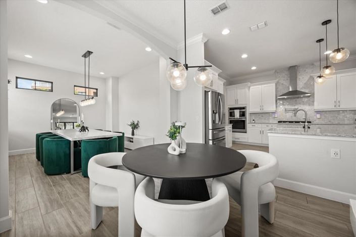 Image No.17-4 Bed Property for sale