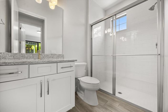 Image No.30-4 Bed Property for sale