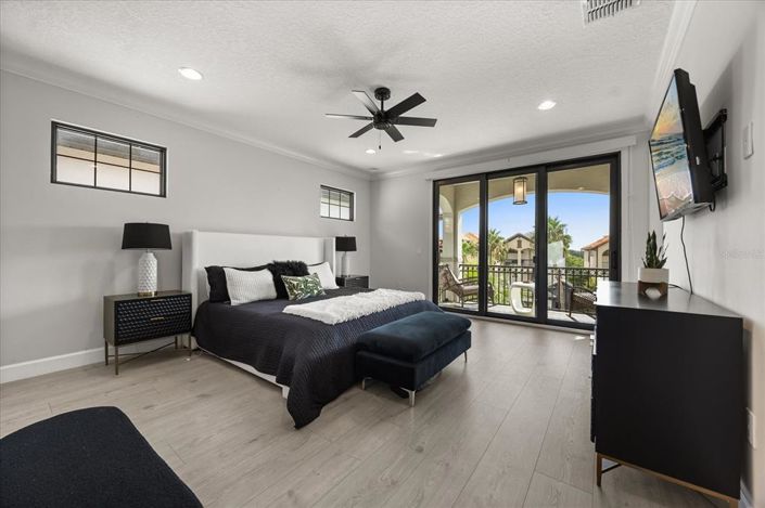 Image No.32-4 Bed Property for sale