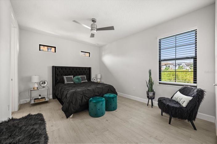 Image No.44-4 Bed Property for sale