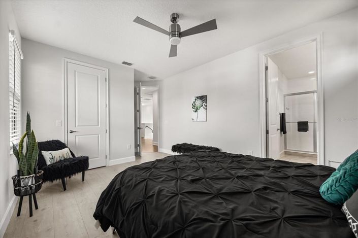 Image No.45-4 Bed Property for sale