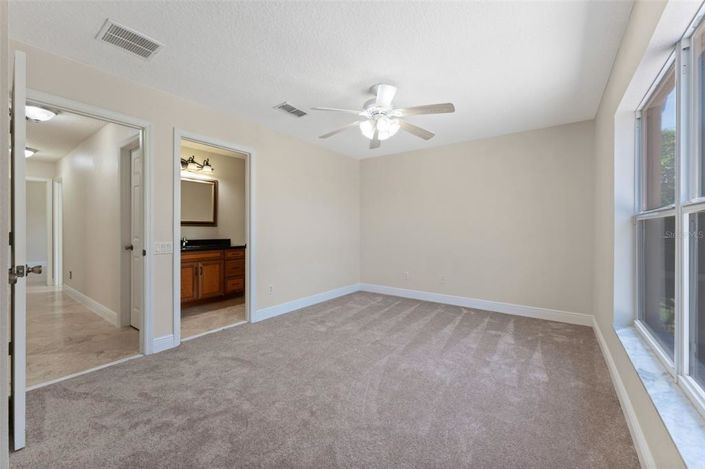 Image No.20-5 Bed Property for sale