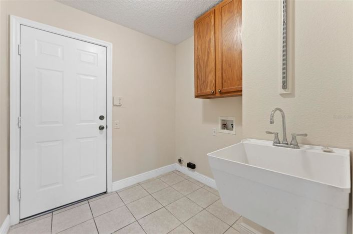 Image No.26-5 Bed Property for sale