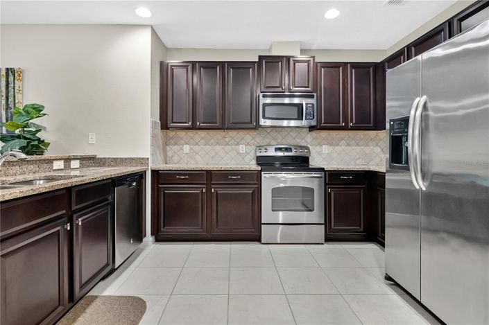 Image No.3-3 Bed Property for sale