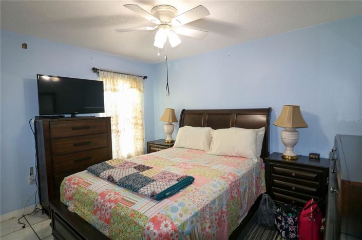 Image No.13-5 Bed Property for sale