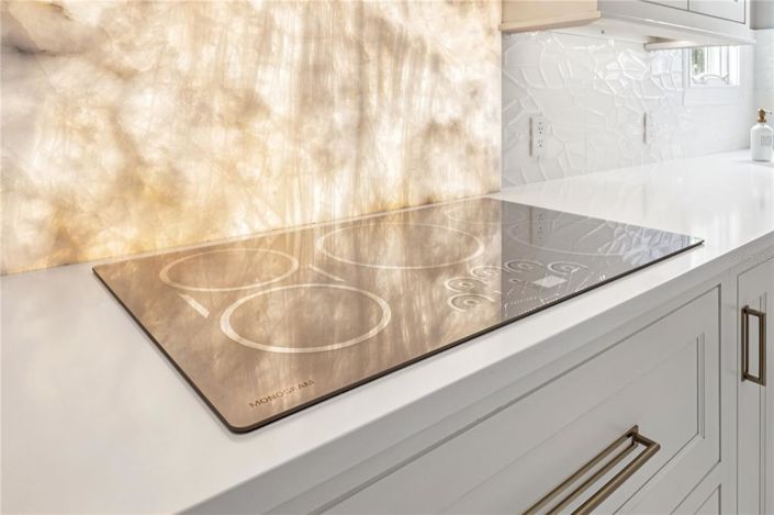 Image No.11-6 Bed Property for sale