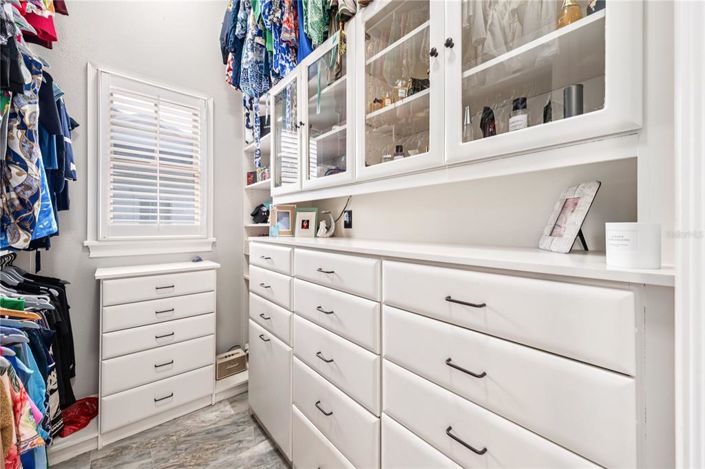 Image No.24-6 Bed Property for sale