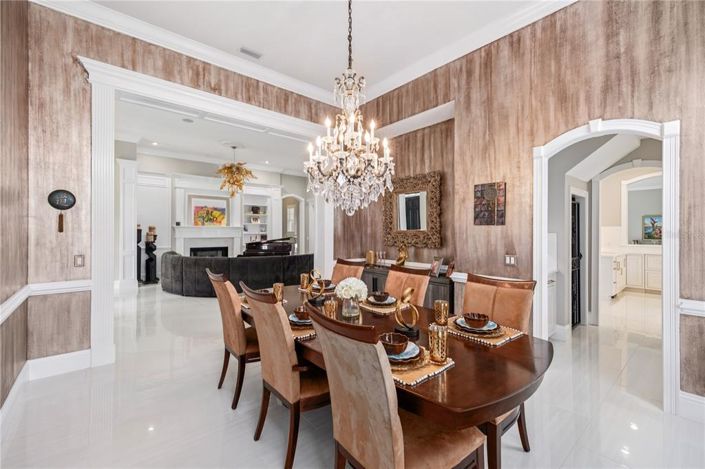 Image No.26-6 Bed Property for sale