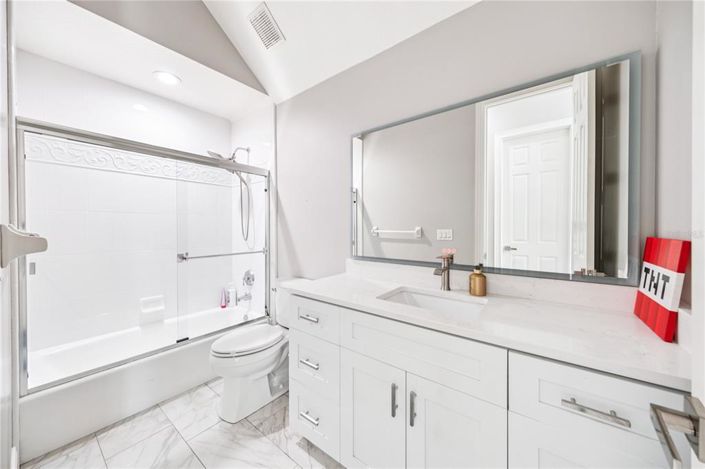 Image No.40-6 Bed Property for sale