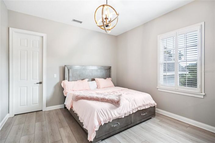 Image No.43-6 Bed Property for sale