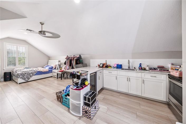 Image No.46-6 Bed Property for sale