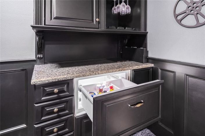 Image No.50-6 Bed Property for sale