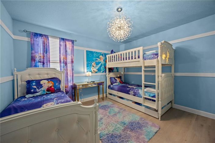 Image No.33-9 Bed Property for sale