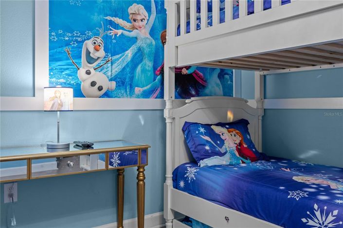 Image No.35-9 Bed Property for sale