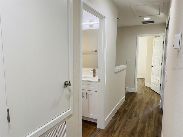 Image No.14-4 Bed Townhouse for sale