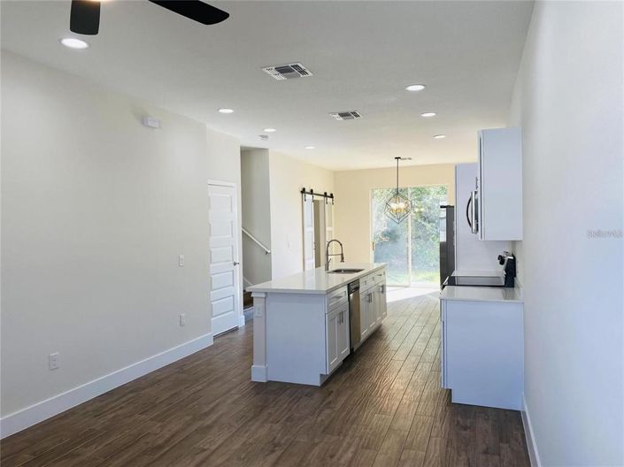 Image No.3-4 Bed Townhouse for sale