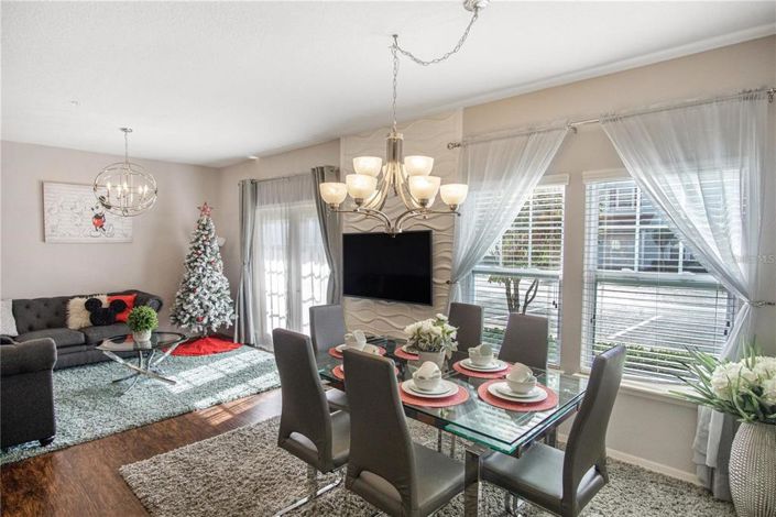 Image No.17-4 Bed Townhouse for sale