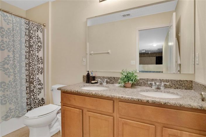 Image No.15-6 Bed Property for sale