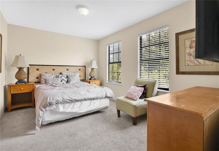 Image No.16-6 Bed Property for sale