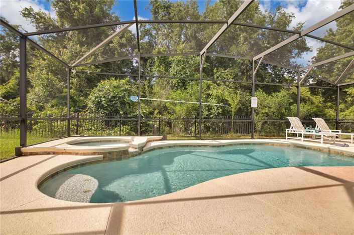 Image No.27-6 Bed Property for sale