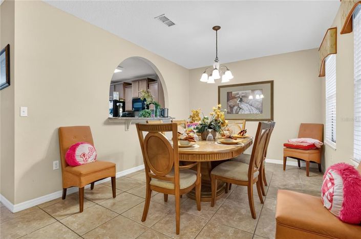 Image No.8-6 Bed Property for sale