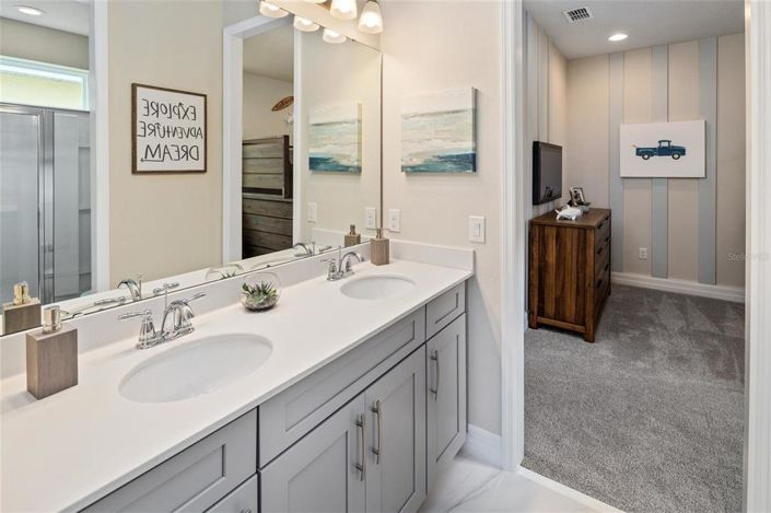 Image No.22-6 Bed Property for sale