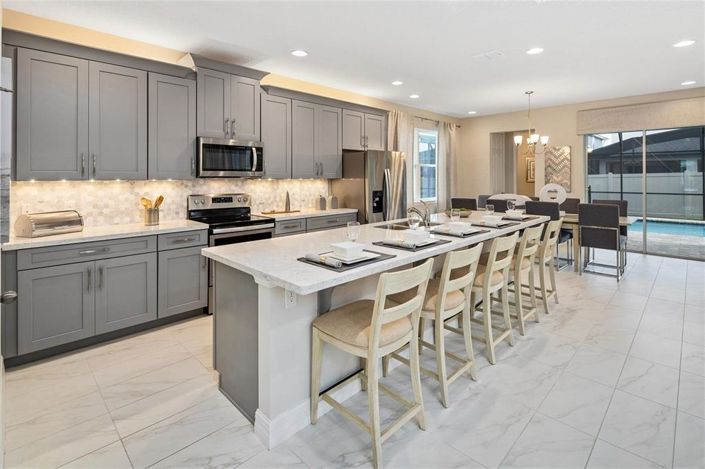 Image No.4-6 Bed Property for sale