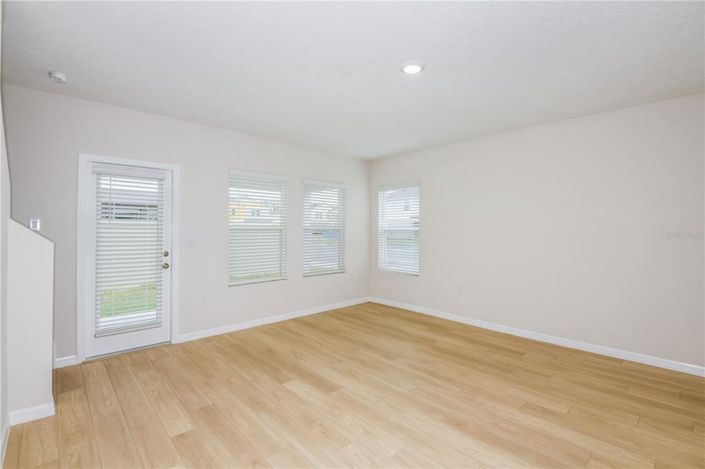 Image No.7-4 Bed Townhouse for sale