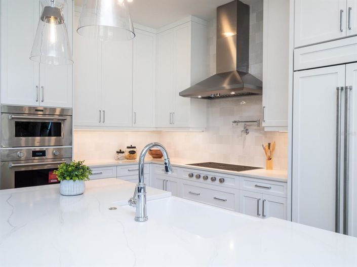 Image No.12-4 Bed Property for sale