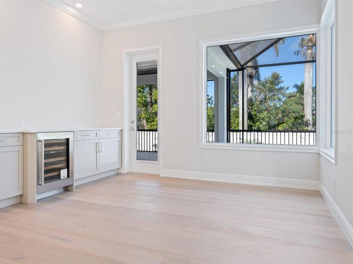 Image No.43-4 Bed Property for sale