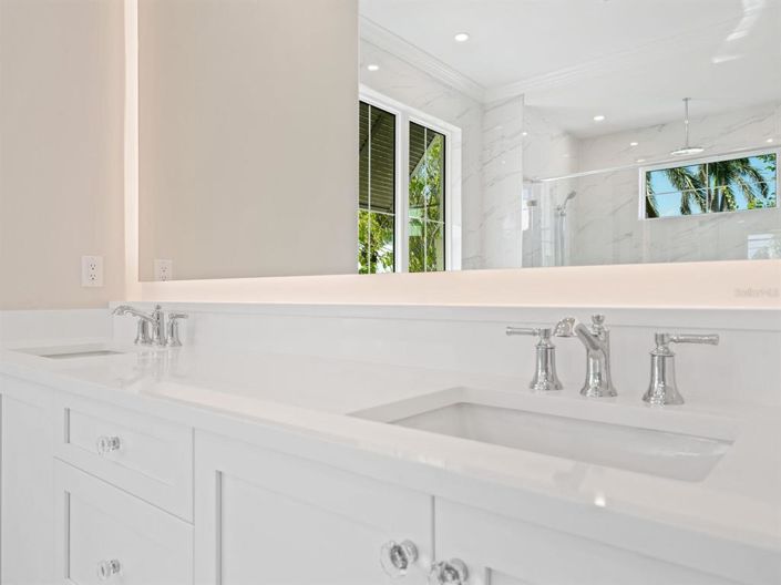 Image No.53-4 Bed Property for sale