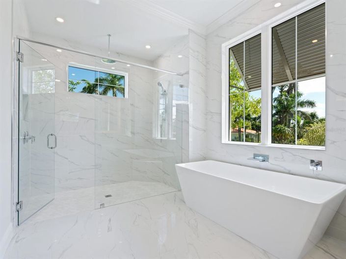 Image No.54-4 Bed Property for sale