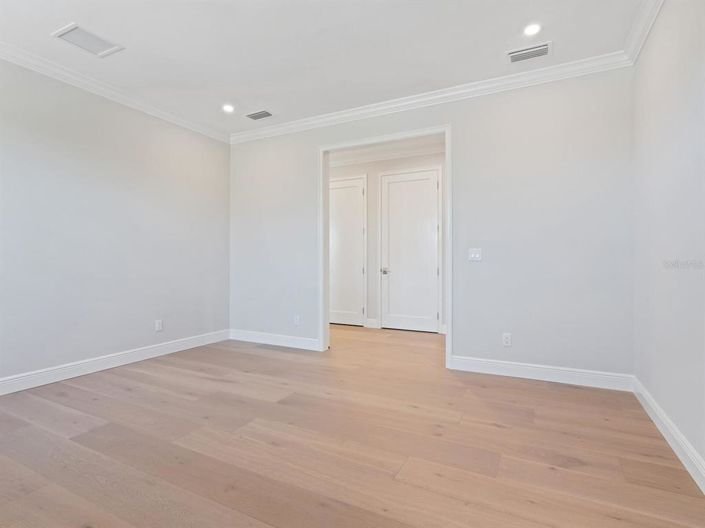 Image No.65-4 Bed Property for sale