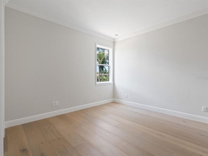 Image No.69-4 Bed Property for sale