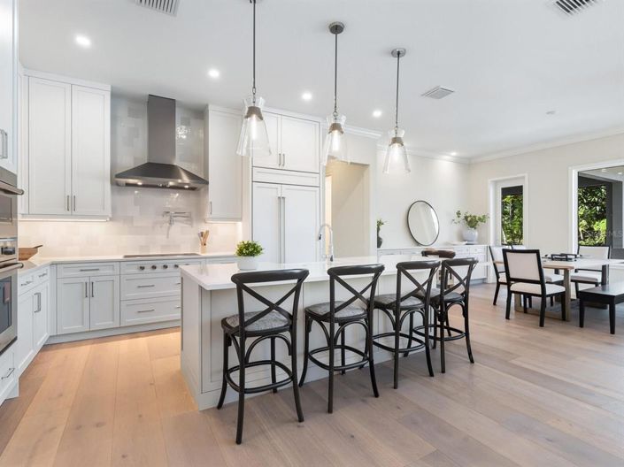 Image No.9-4 Bed Property for sale