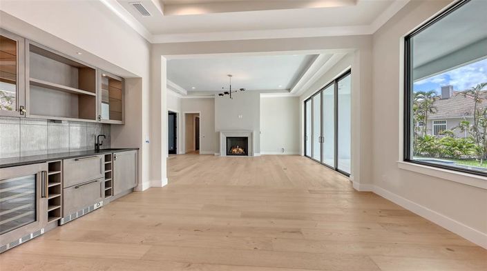 Image No.17-5 Bed Property for sale