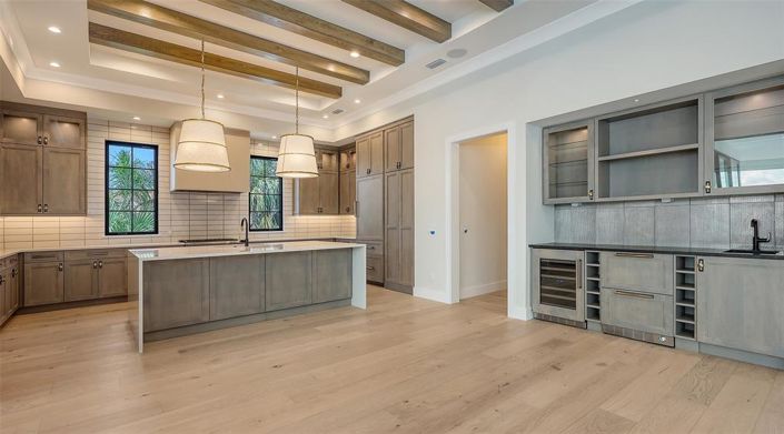 Image No.19-5 Bed Property for sale