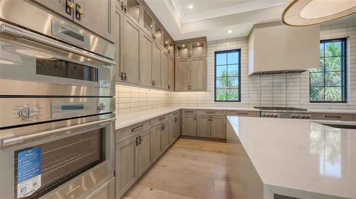 Image No.25-5 Bed Property for sale