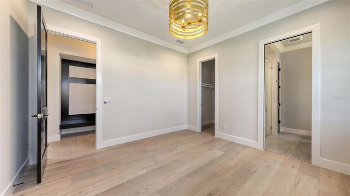 Image No.37-5 Bed Property for sale