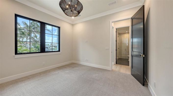 Image No.42-5 Bed Property for sale