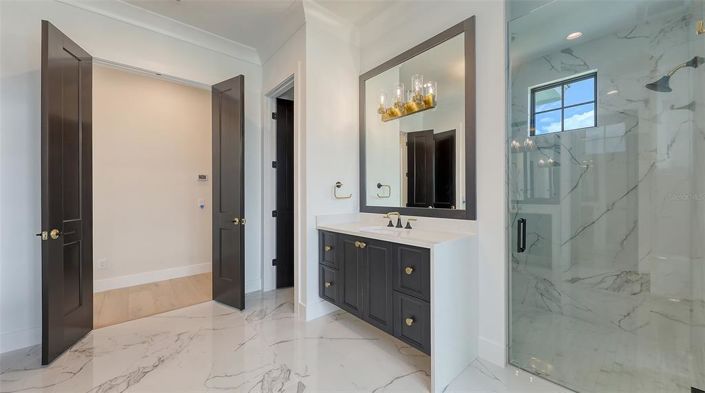 Image No.53-5 Bed Property for sale