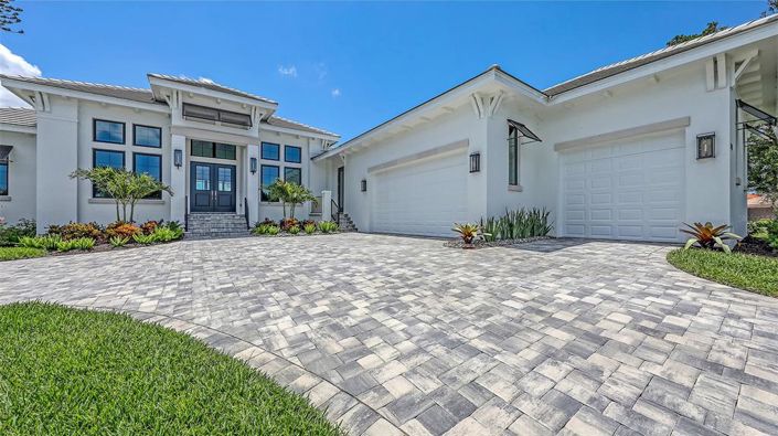 Image No.74-5 Bed Property for sale